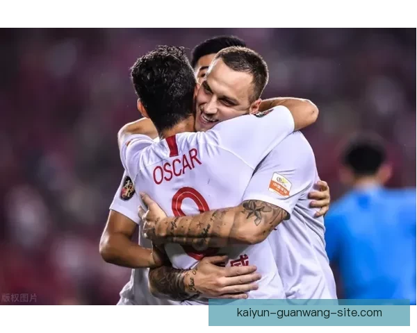 格纳布里模仿戈雷茨卡搞笑举动引发球迷热议成新热点