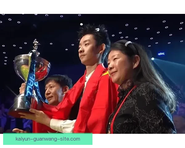 中国球员连续称霸世锦赛 吴宜泽夺冠开创辉煌新篇章 中国球员连续称霸世锦赛 吴宜泽夺冠开创辉煌新篇章